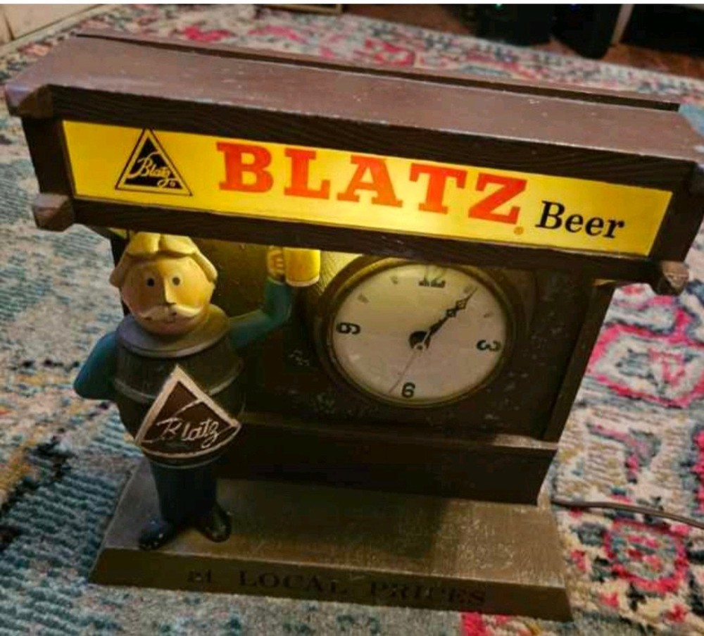 Blatzs Beer Lighted Clock Vintage