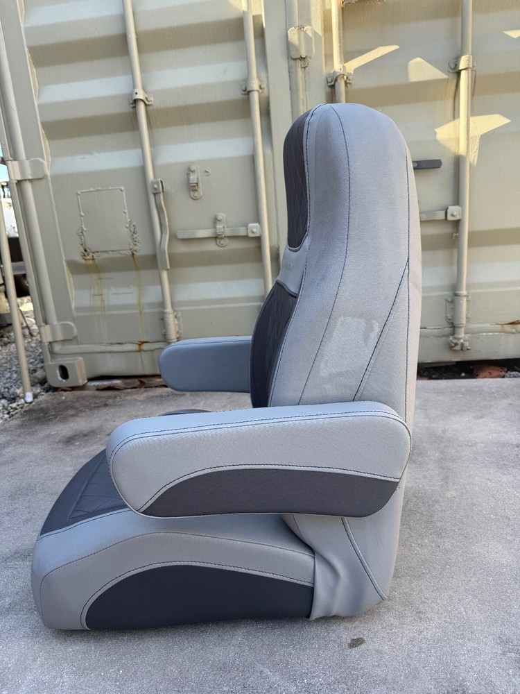 Bennington 22LX Captain Chair without base