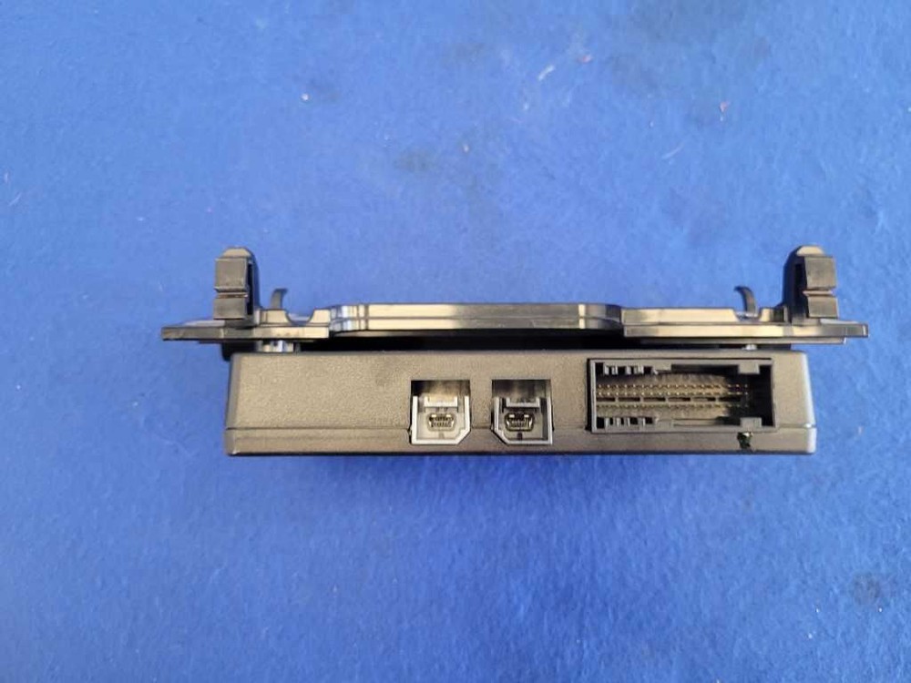 2010 Ford Mustang GT S197 Sync Communication Control Module 2677