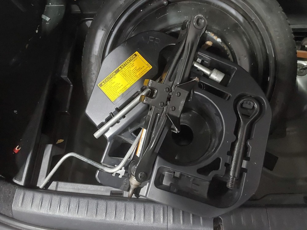Used Floor Jack fits: 2014 Lexus CT200H  Grade A