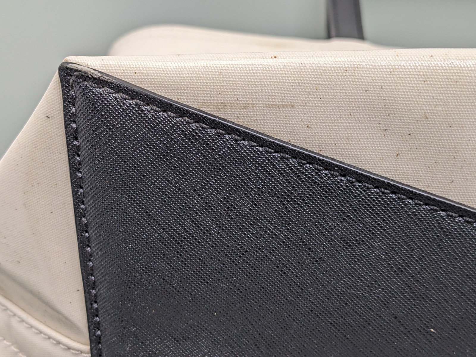 Kate Spade Disney X Minnie Mouse Coated-Canvas Zip-Top Tote Bag, White Used KSNY