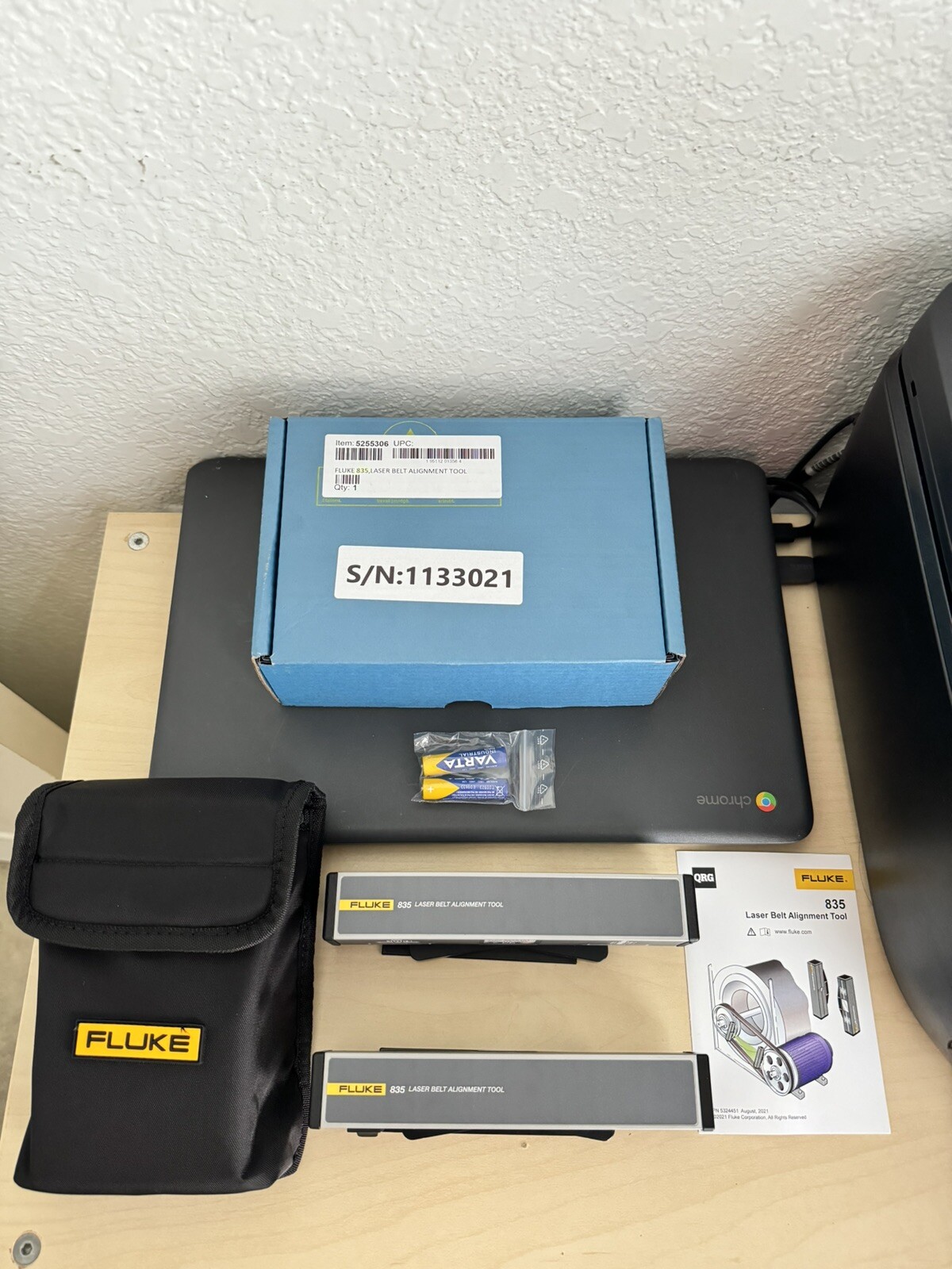 FLUKE 835 LASER BELT ALIGNMENT TOOL W / CASE NEW FACTORY SEALED / FREE SHIPPING