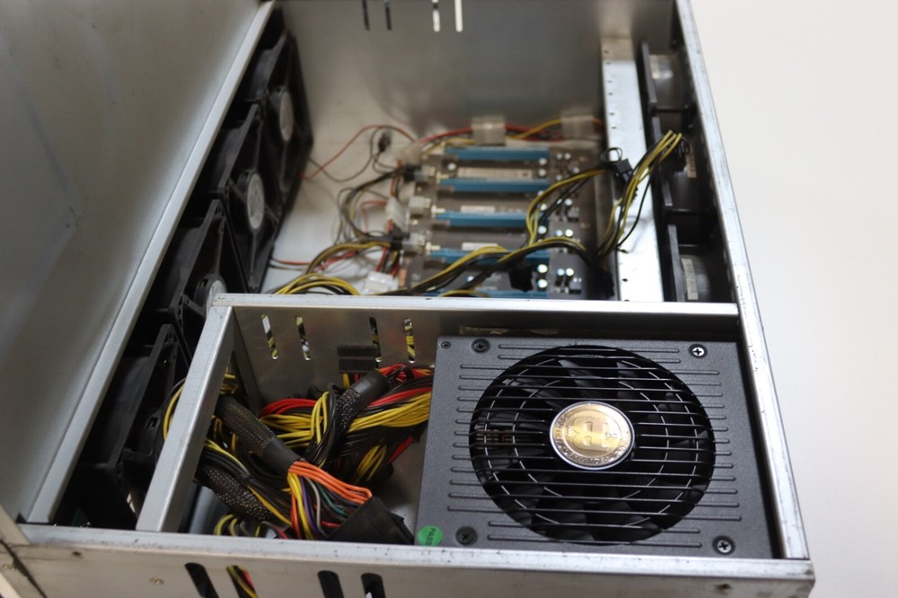 OCTOMINER PC B8 PLUS MAINFRAME CRYPTO MINING
