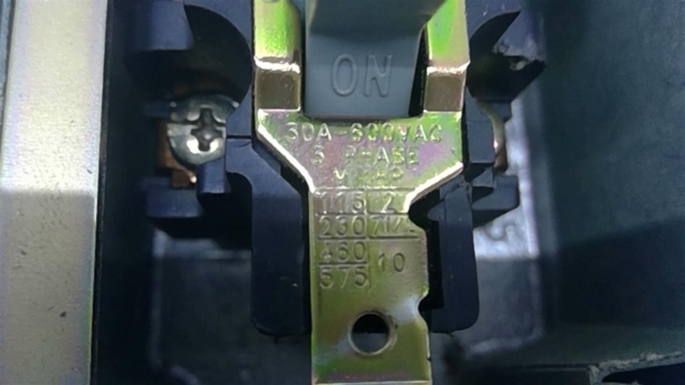 Square D 25190 Manual Motor Starting Switch Broken Toggle Switch