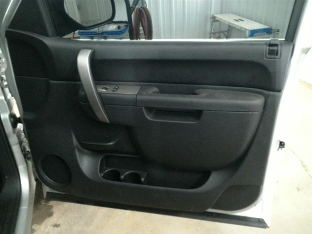 SILVRDO15 2011 Glove Box 104888312