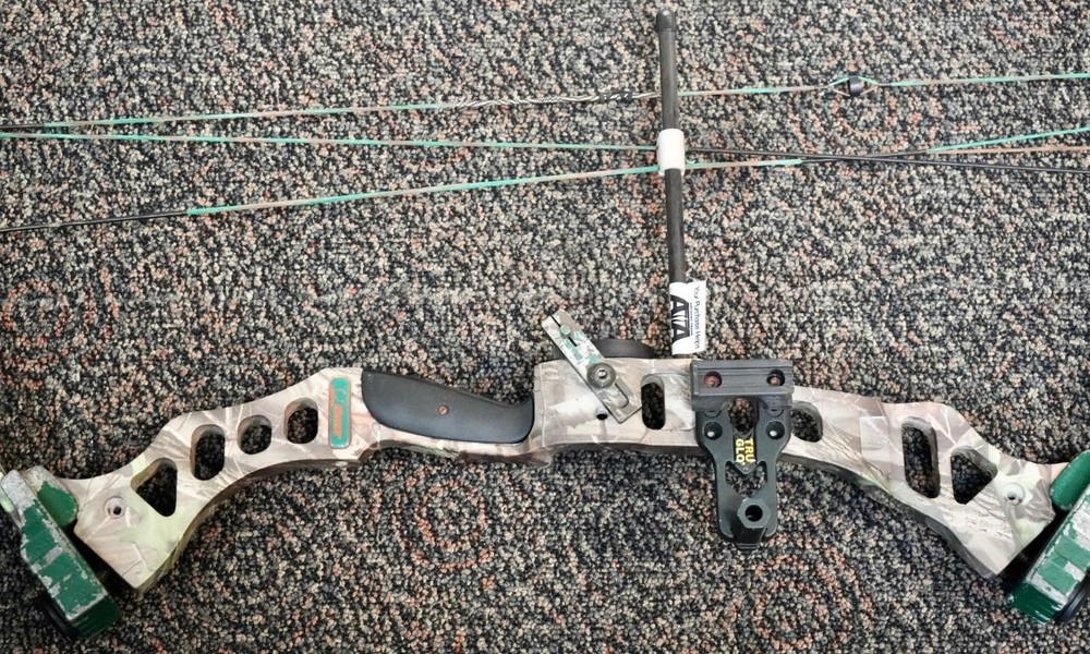 Bear Element Right Handed 70lbs Compound Bow
