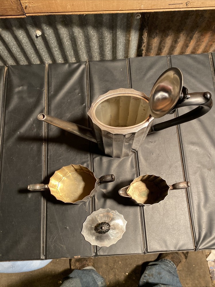 LUNT Silver Plate Coffee / Tea Pot Creamer Sugar Set 100-E