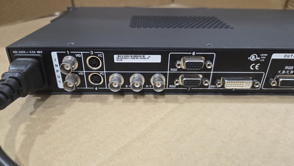 Extron IN1508 with Remote - Scaling Presentation Switcher with Rack Ears