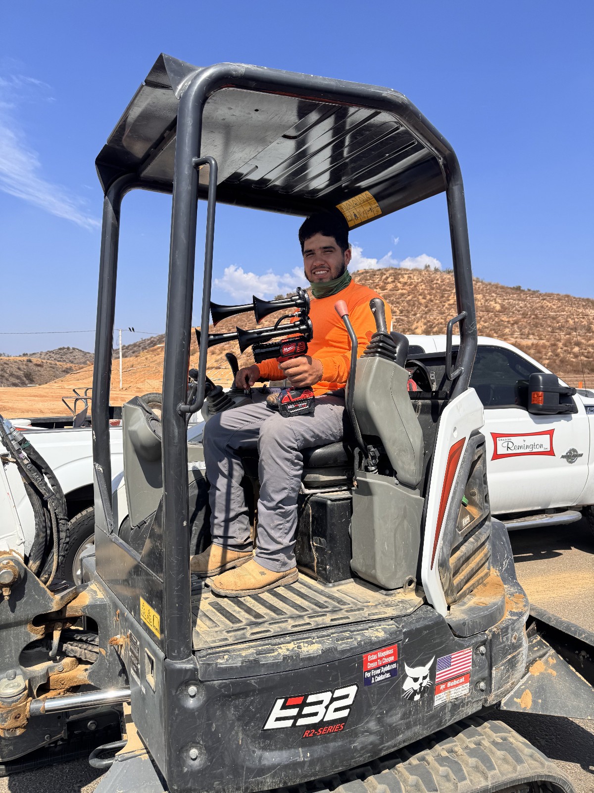 Milwaukee M18 Impact Train Air Horn + 2 Remote Controls| Quad Trumpet Train Horn