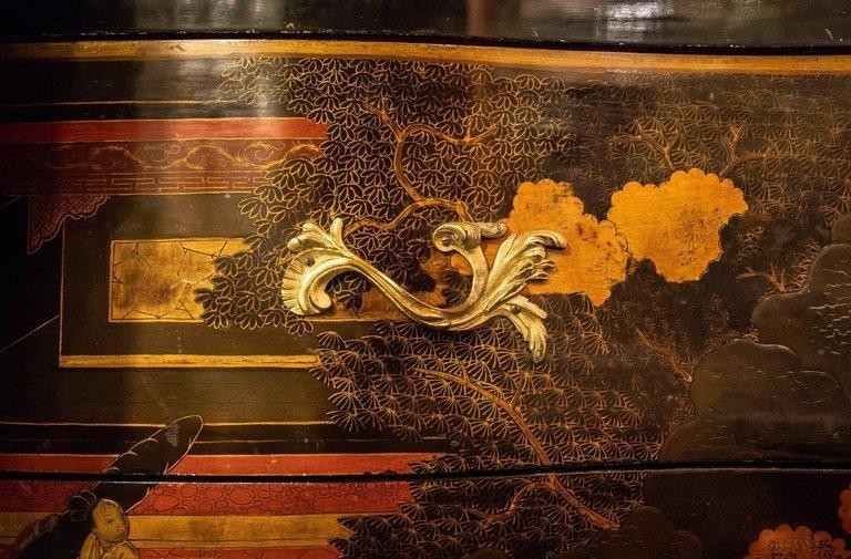 Louis XV Style Chinoiserie Lacquered Commode - Jeanselme of Paris