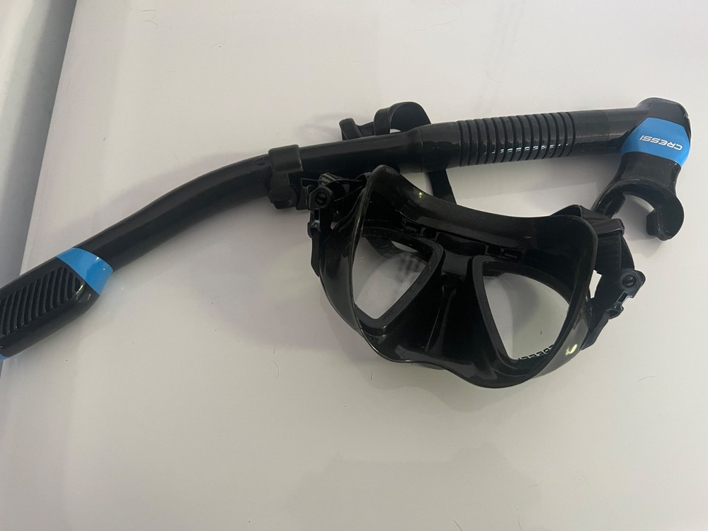 scuba diving equipment set