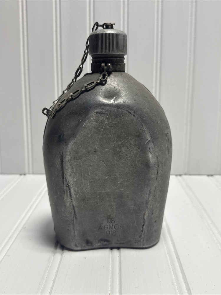 Original WWI US Canteen AGM CO.  1918 Dated*