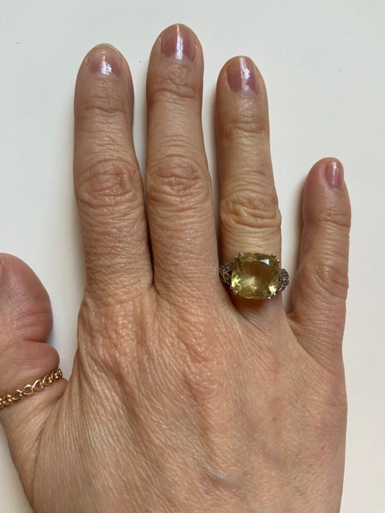 Sterling Silver Citine Ring Size 6