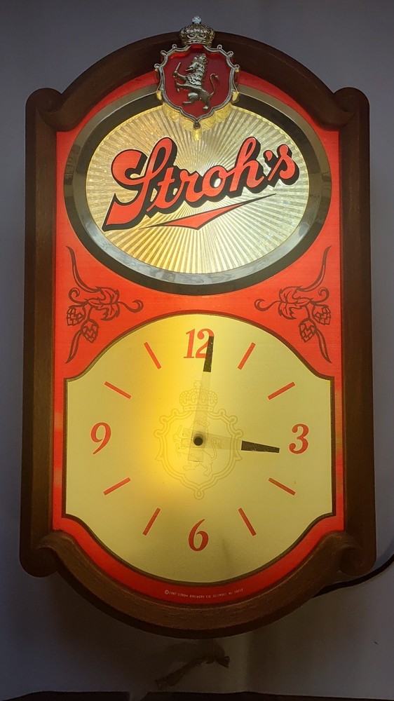 Vintage Stroh's Beer Clock 1987 (Plug In)