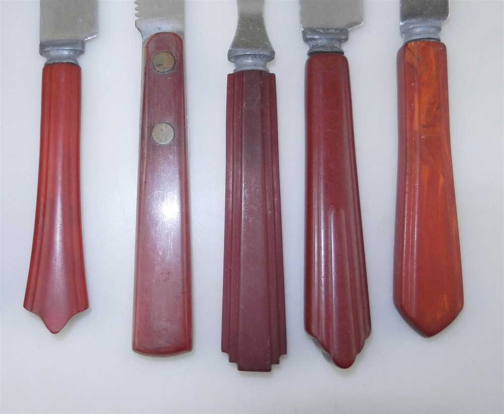 Bakelite Red Handle Flatware Fork + 4 Knives-Table & Steak, Marbled, Solid T24A
