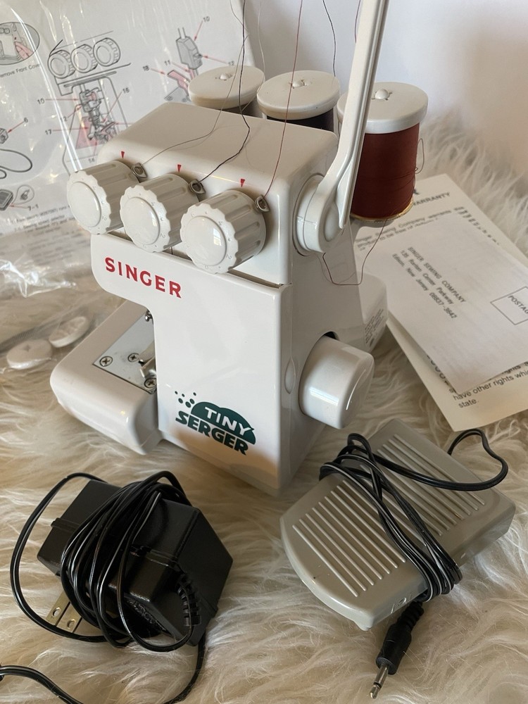 Singer Tiny Serger Electric Overedging Machine Sewing TS380A Tested Working