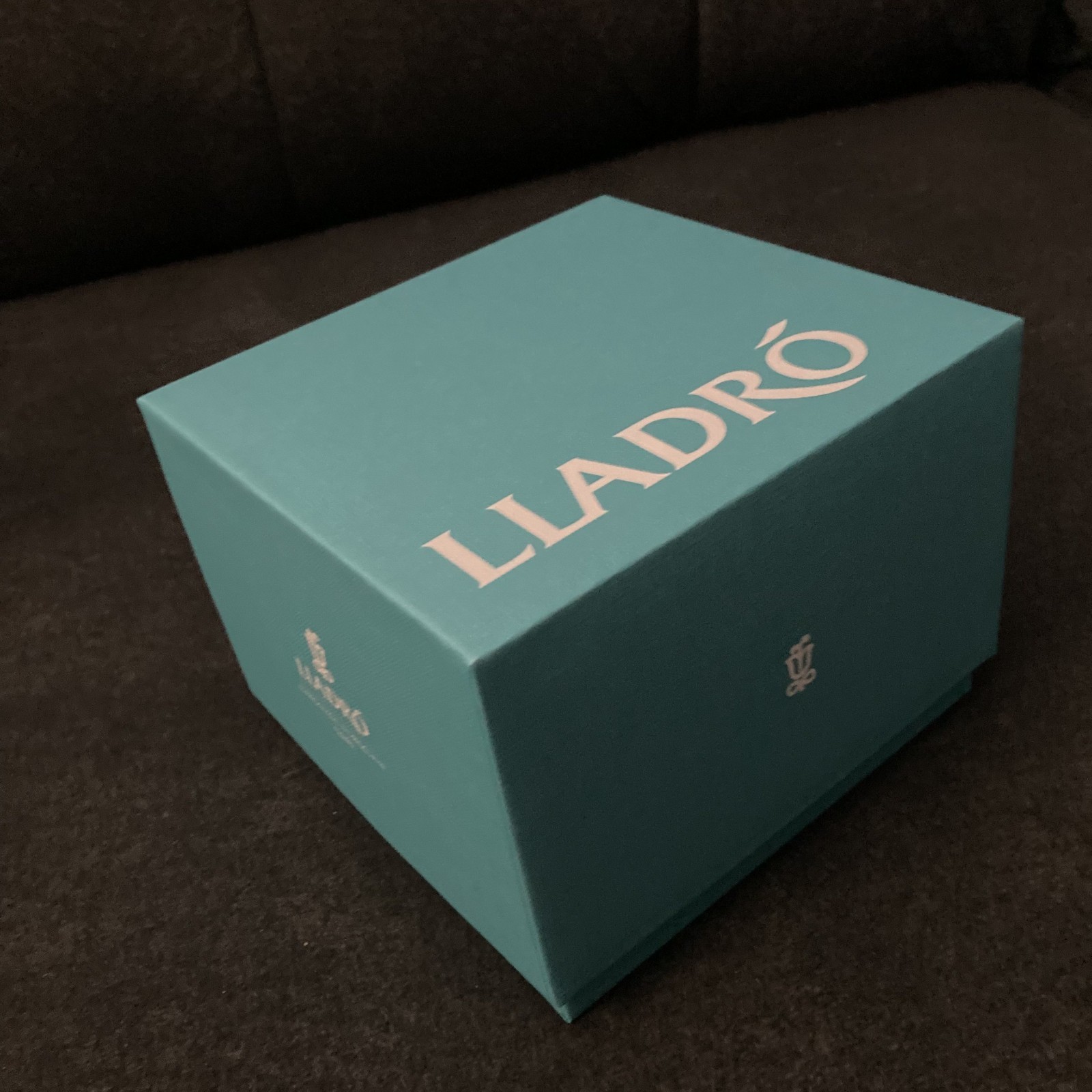 LLADRO Butterfly Figurine #06330 "Refreshing Pause" New in Box