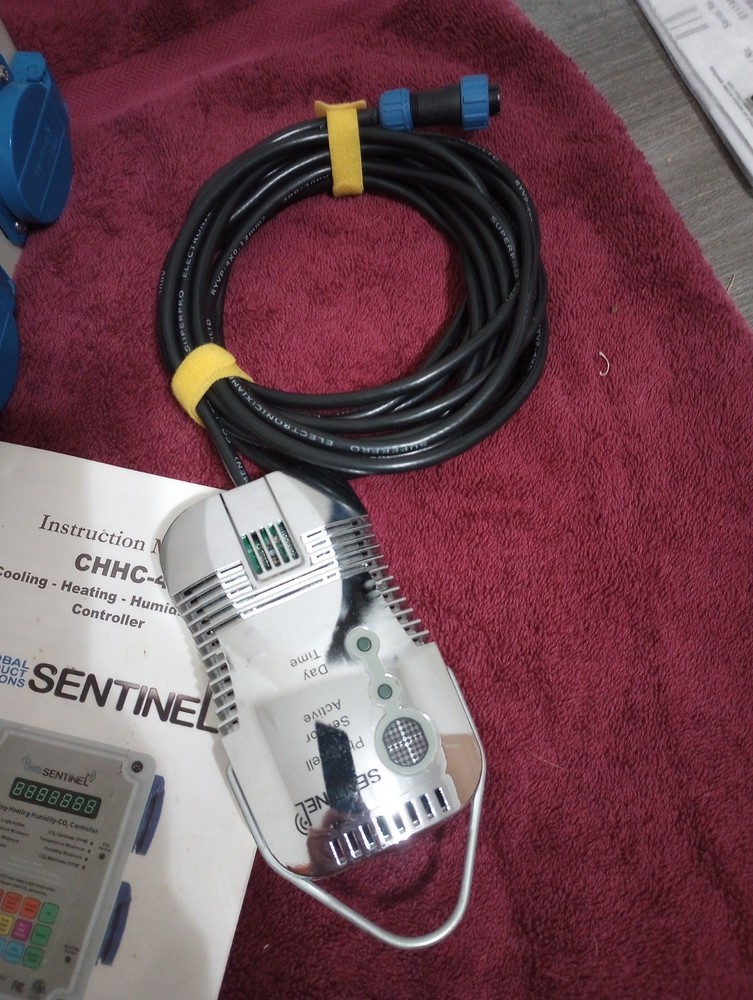 Sentinel CHHC-4 GARDEN Environmental Controller COOLING HEATING C02 HUMIDITY
