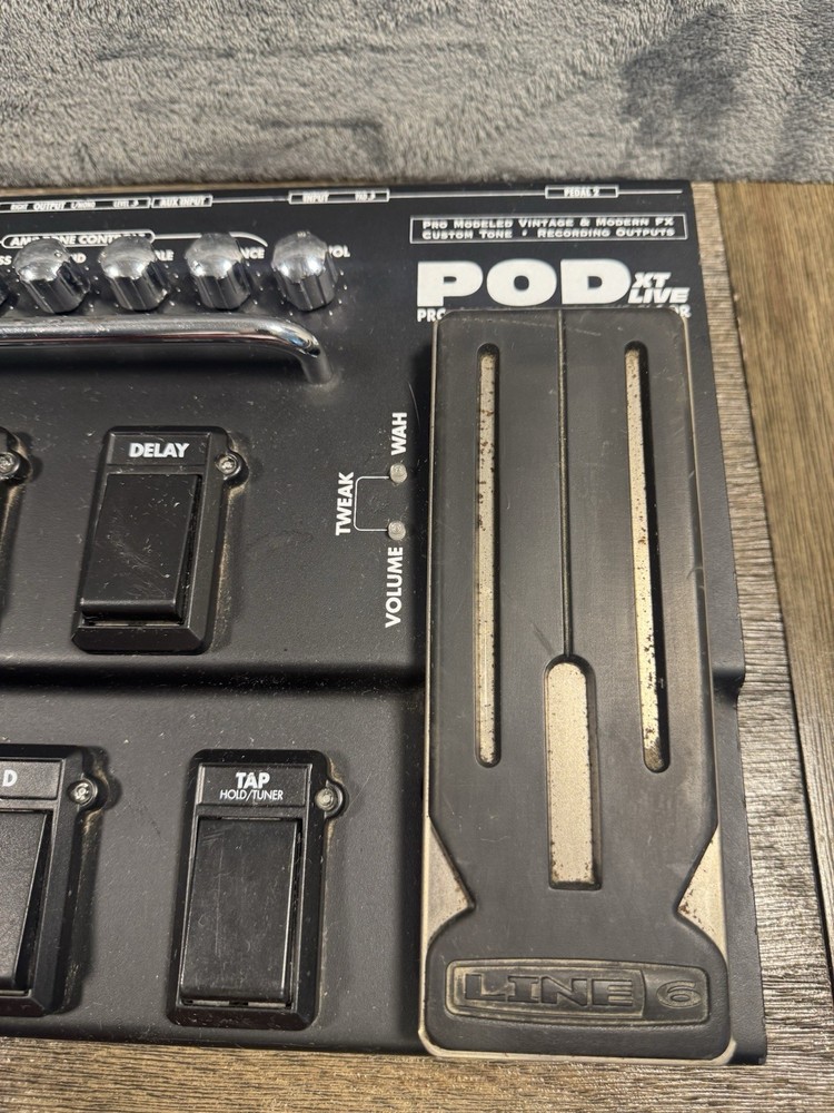Line 6 POD XT Live Floorboard Guitar Multi-Effects Processor