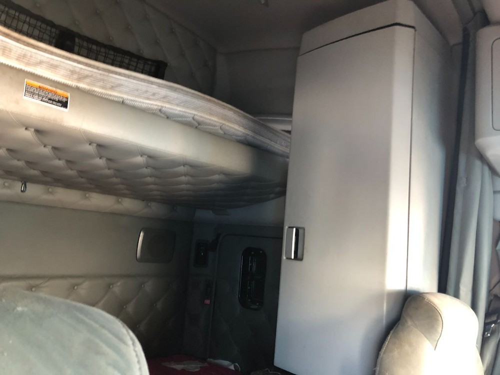 Kenworth T680 Left/Driver Sleeper Cabinet - Used