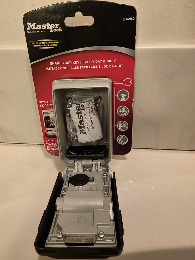 Master Lock 5425D Light Up Wall Mount Dial button Lock Box New
