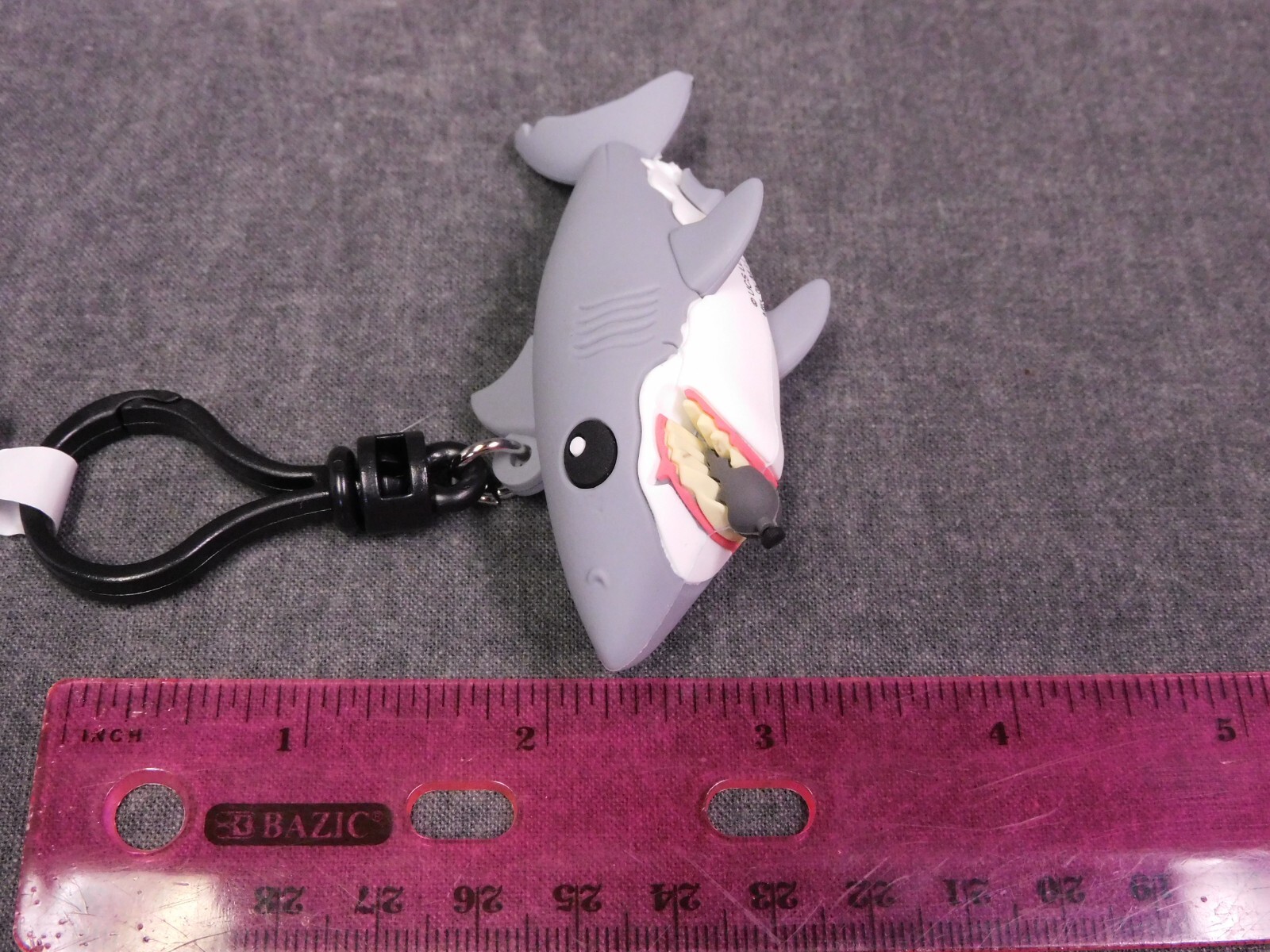 JAWS NEW * Bruce Diving Tank Clip * Blind Bag Key 50th Anniversary Monogram