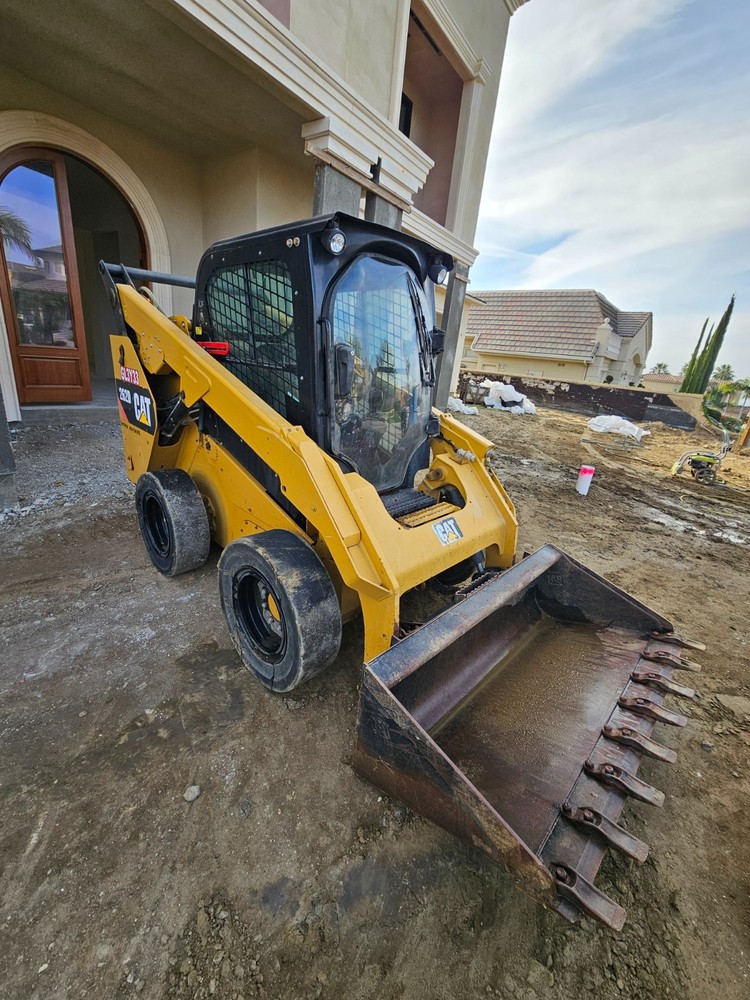 2018 CATERPILLAR 262D skidsteer loader enclosed cab