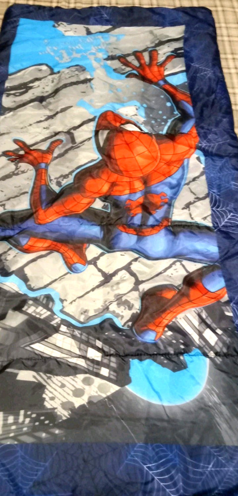 Marvel Spider-man Youth Sleeping Bag/Blanket Size 55" x 54"