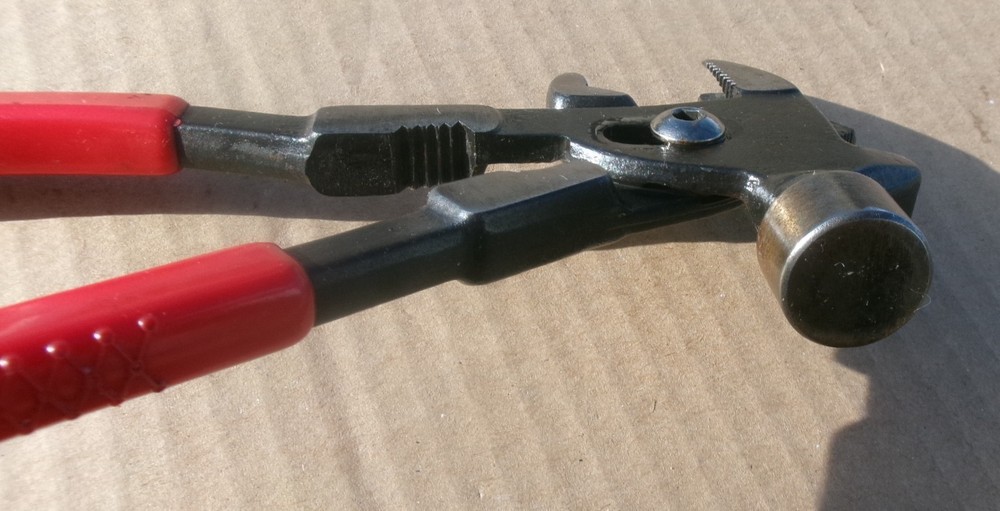 Multi-Tool Hammer, Pliers, Nail Puller 6 in 1