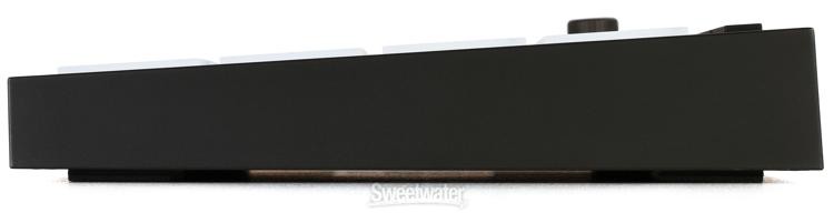 Native Instruments Maschine Mikro MK3 Production and Performance System with