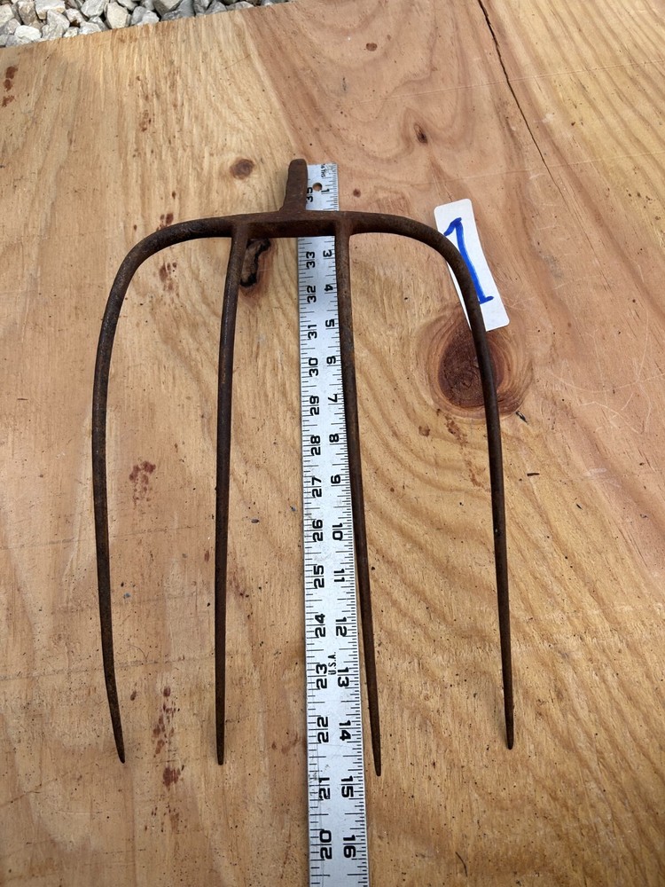 Fork Rake Head 4 Thines Rusty Rustic no handle Original Vintage Primitive Metal