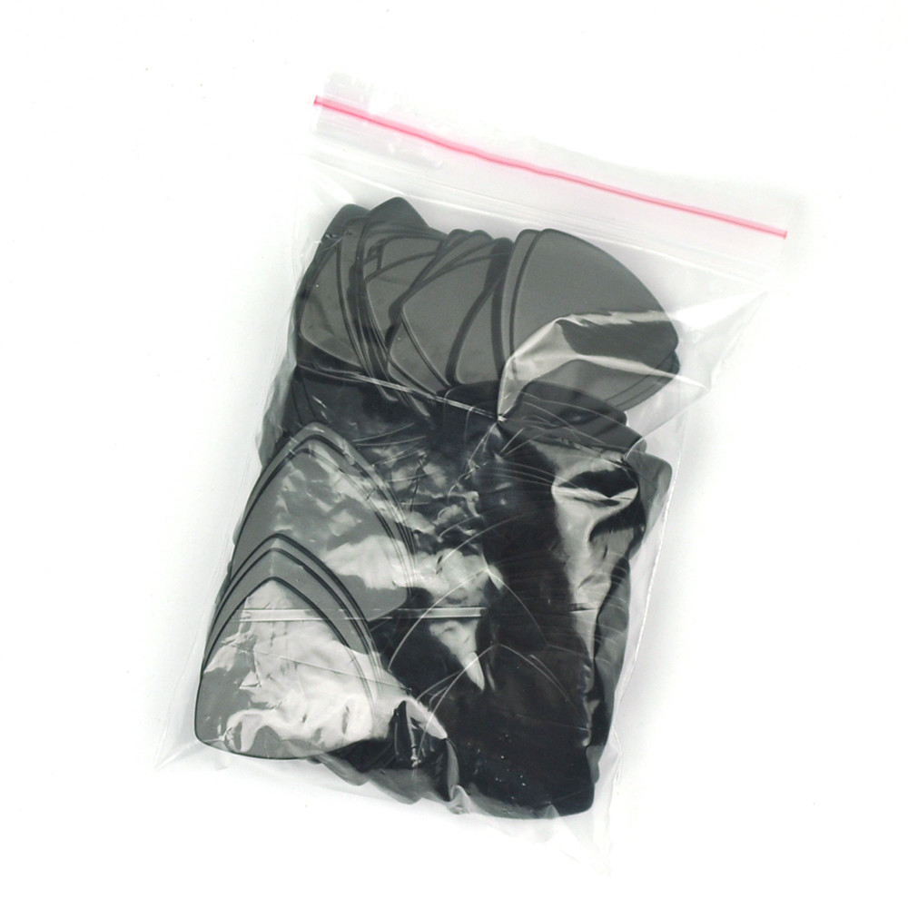 Lots of 100pcs Solid Black Rounded Triangle Heavy 0.96mm Celluloid Guitar Picks