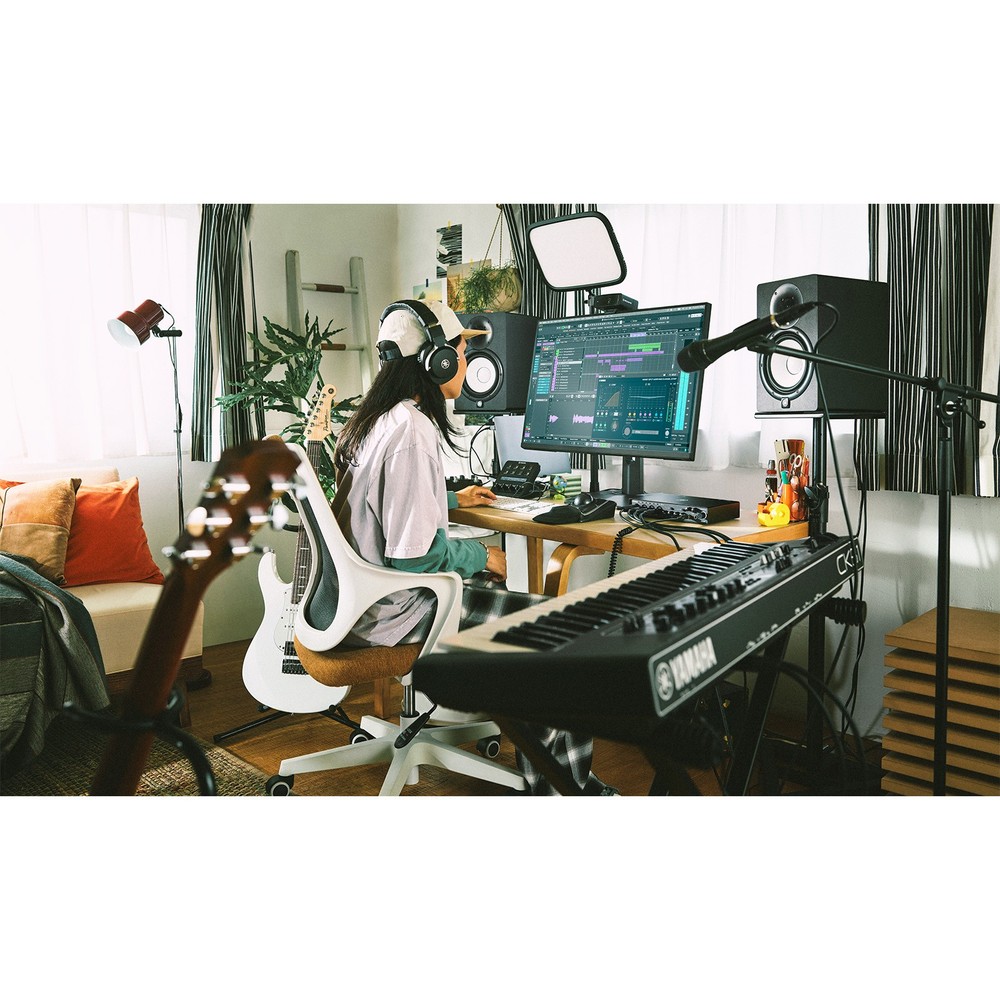 Yamaha Pro Audio URX22C Audio/MIDI Interface with Cables Package