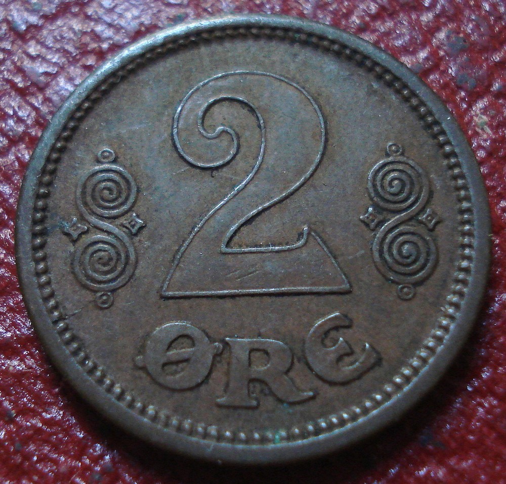 KEY DATE 1913 DENMARK 2 ORE IN VF-EF CONDITION