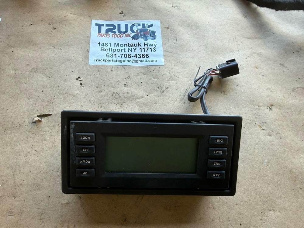 PP104243 PETERBILT ALARM CLOCK DISPLAY PUSH BUTTON