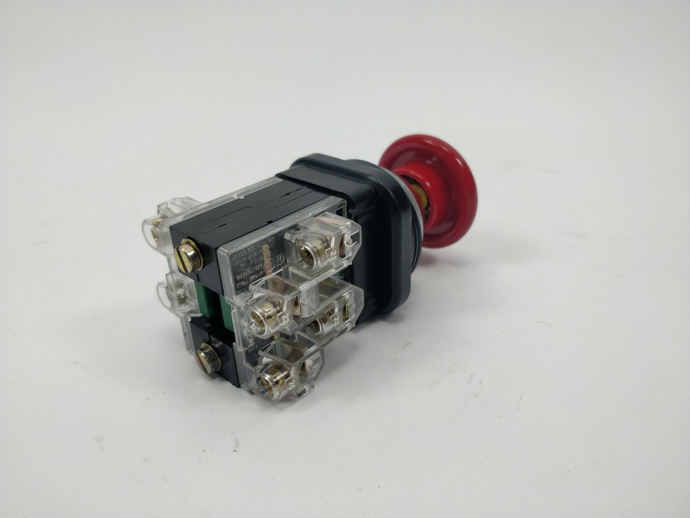 Schneider / Telemecanique XB2MT42 Pushbutton 31258