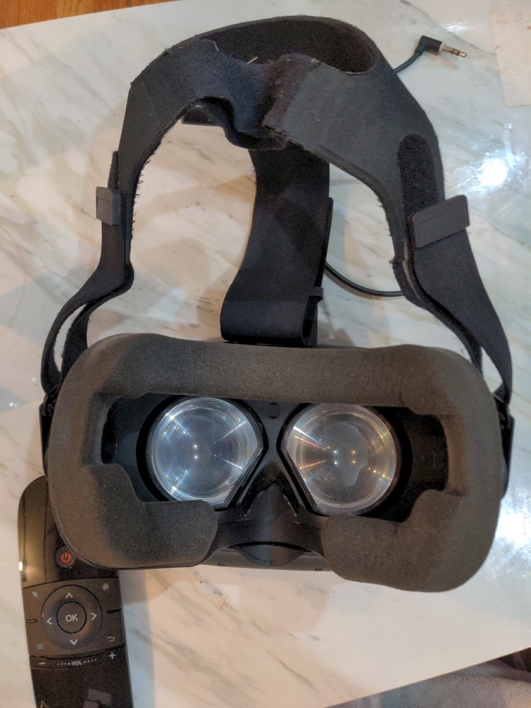 HTC Vive VR Headset Virtual Reality System Head Mounted Display HMD Black PC Gam