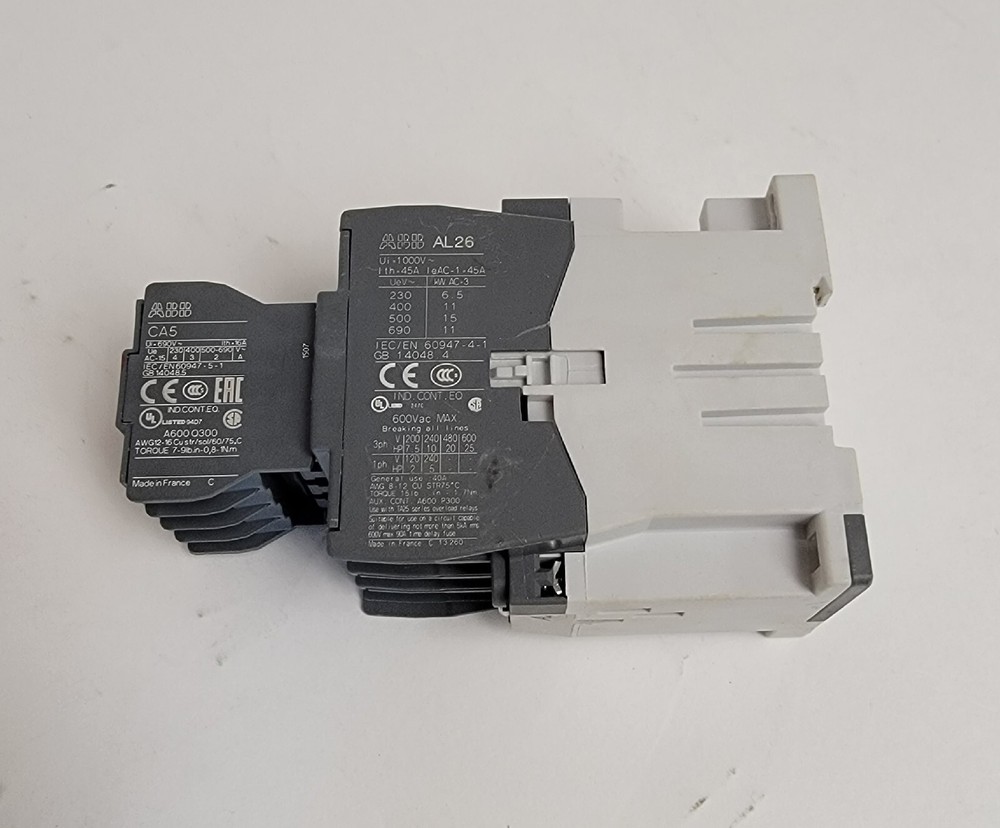 ABB AL26 CONTACTOR. W/ABB CA5-22M CONTACTOR BLOCK.
