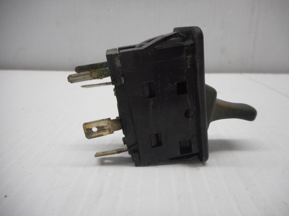 EATON Toggle Switch Boom Light