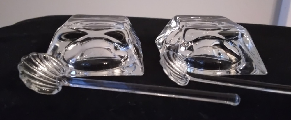 VINTAGE SQUARE OPEN SALT CELLAR DIPS GLASS SPOONS