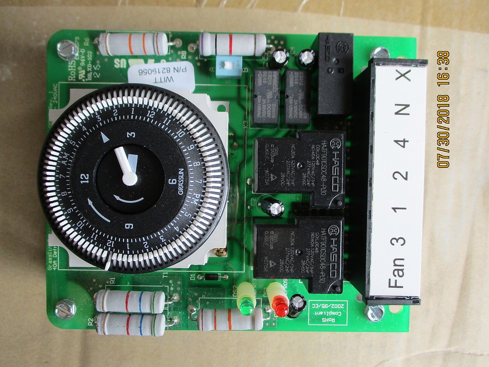 8219056 Intermatic Grasslin 240VAC 60 Hz DEFROST TIMER, Bracket Mount BRAND NEW!