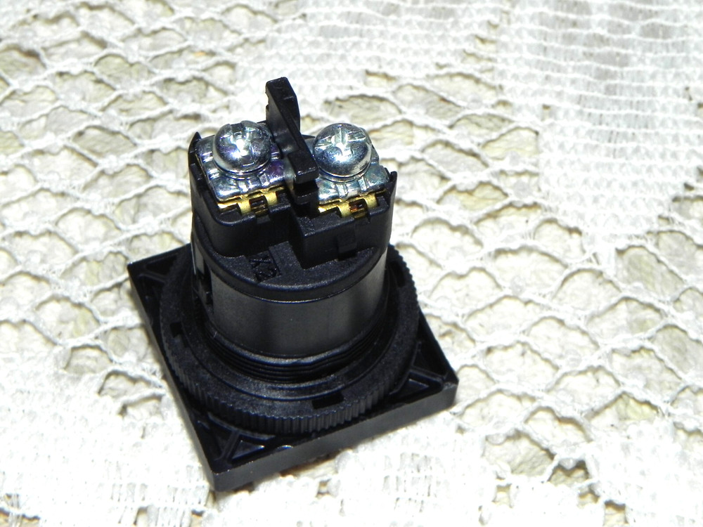 FUJI Indicator light (Red) DR22F3M E3 SQUARE