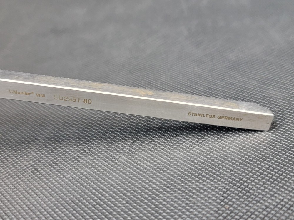 V. Mueller SU2951-80 Retractor Blade