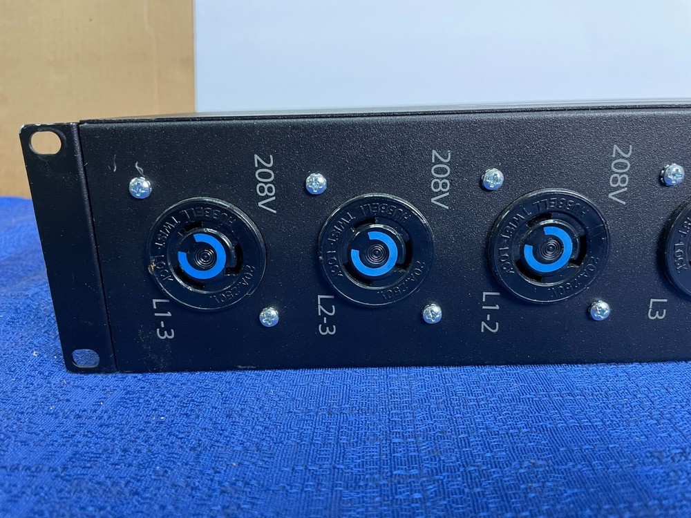 APC AP7610 Metered Power Distribution Unit - Excellent Condition