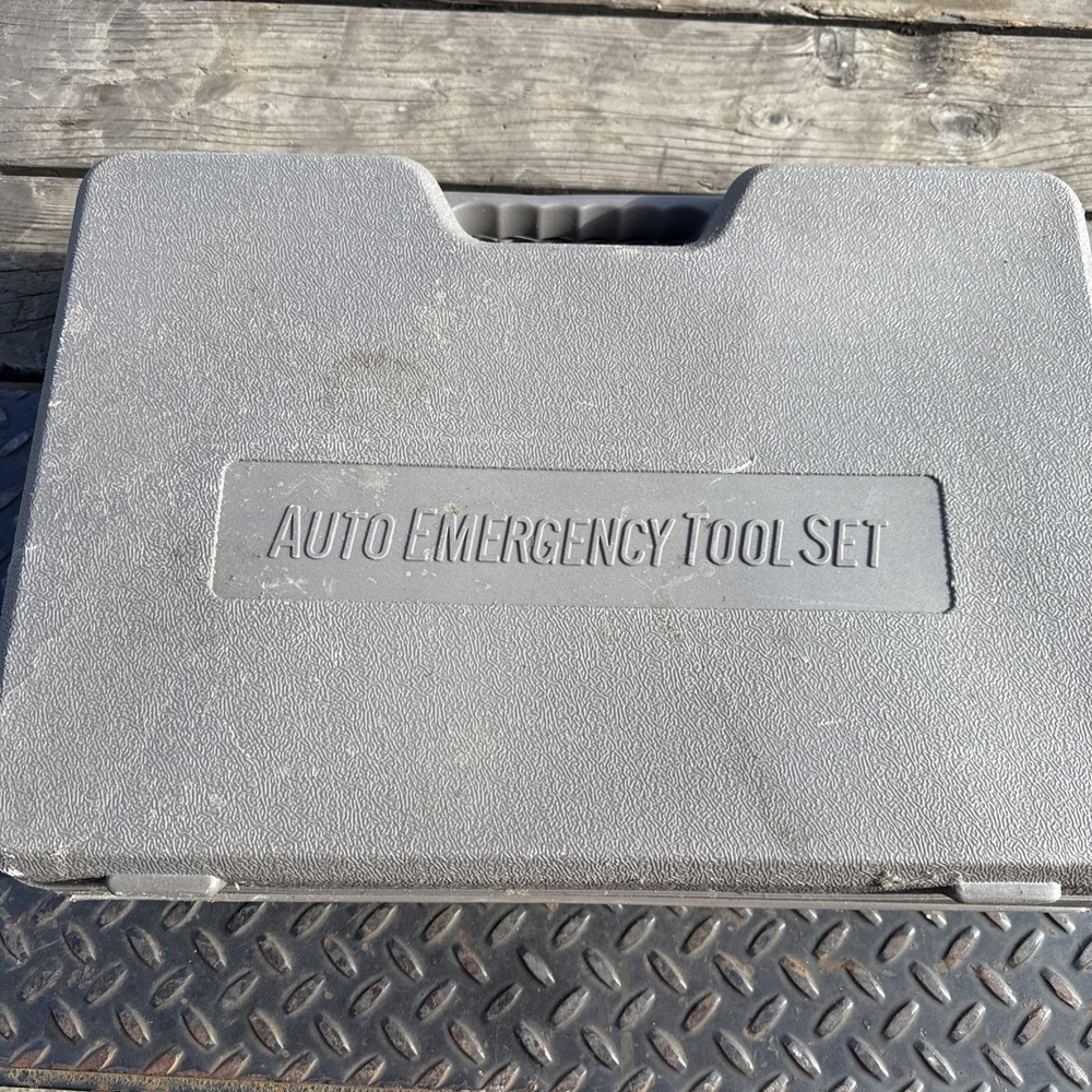 auto emergency toolkit