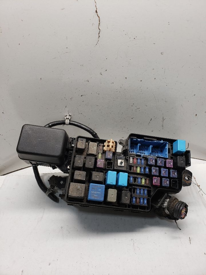 Used Fuse Box Engine fits: 2012 Mazda 3 Grade A