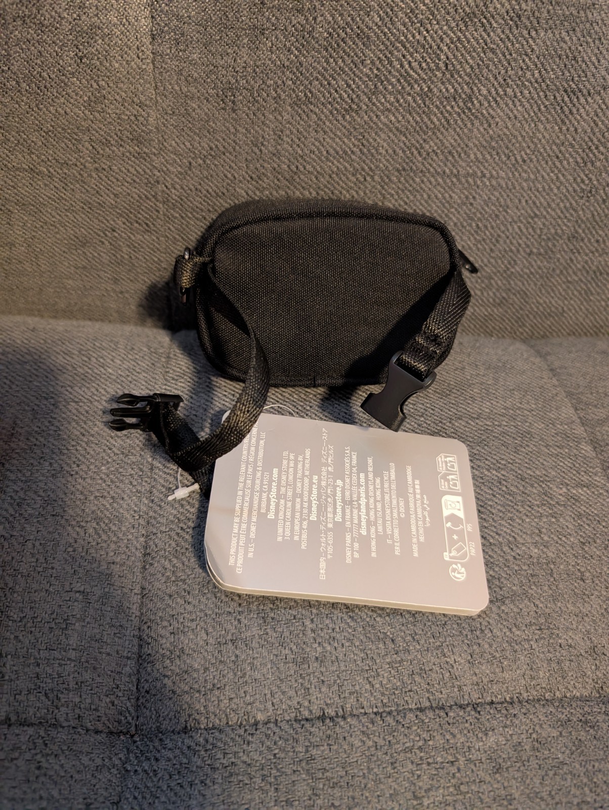 New 2026 Disneyland Resort "D" Black Fanny Pack Bekt Bag Keychain