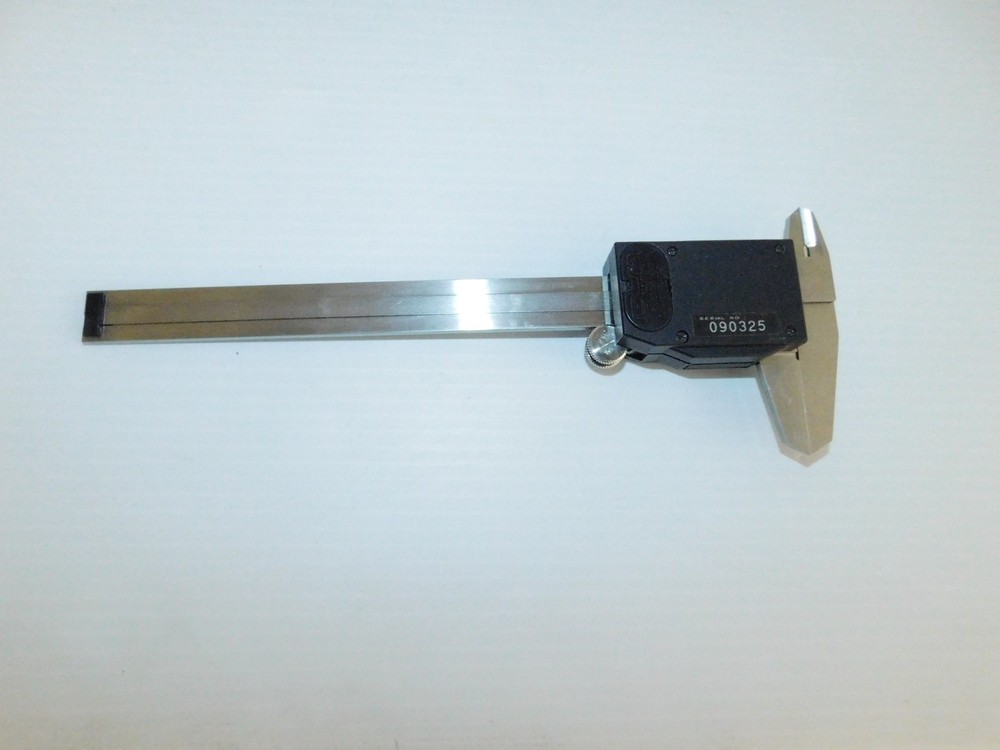 FOWLER MAX-CAL DIGITAL CALIPER WITH CASE (AFD122)