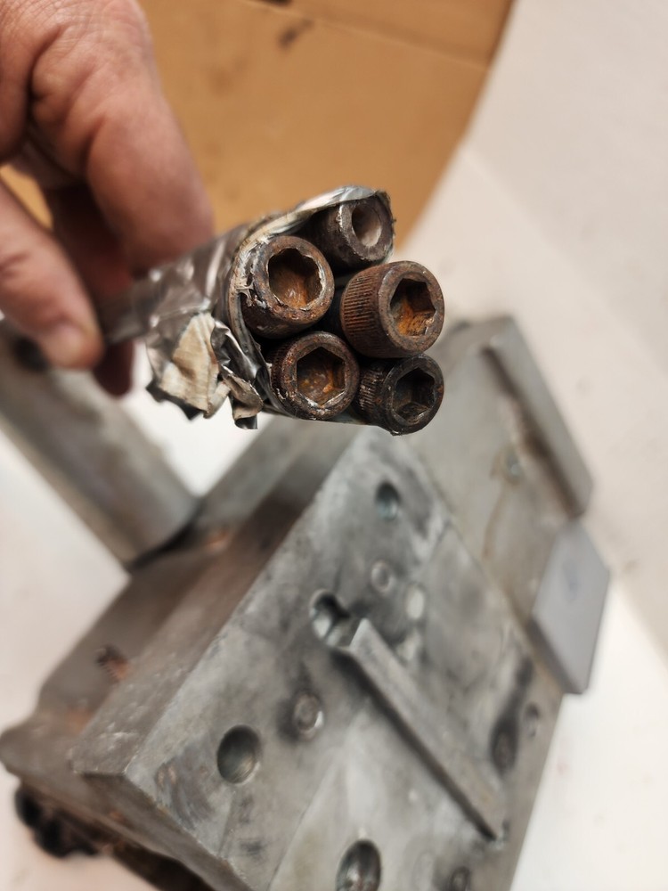 Milwaukee core drill stand Carriage assembly motor mount