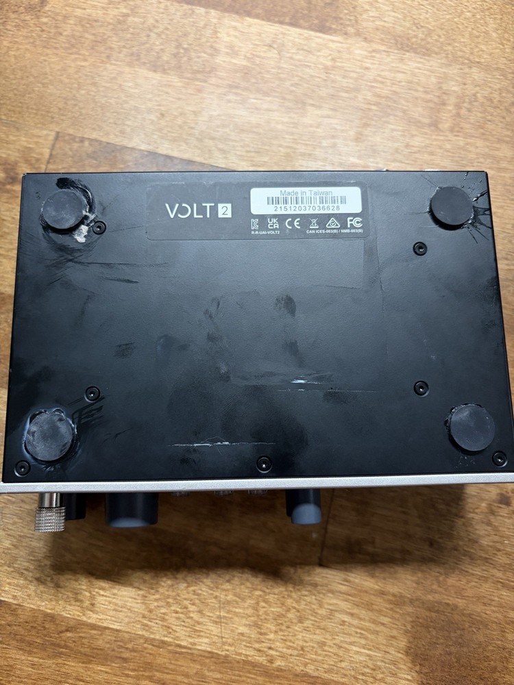 Universal Audio Volt 2 USB-C Audio Interface with 2 USB Cables